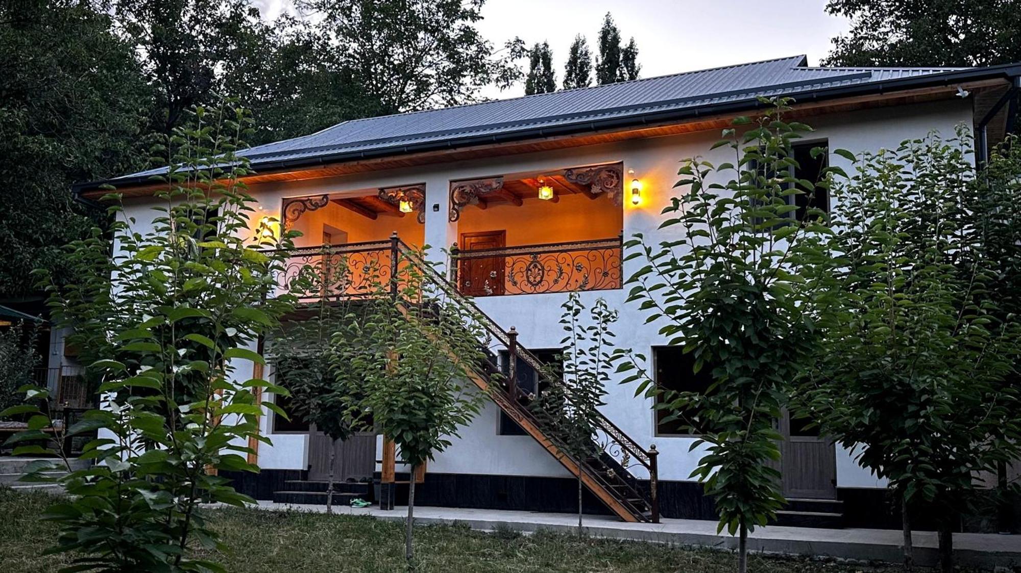 Hayat Guesthouse Nuratau Mountain Yukary-Ukhum Extérieur photo
